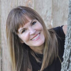 Author Tamie Dearen